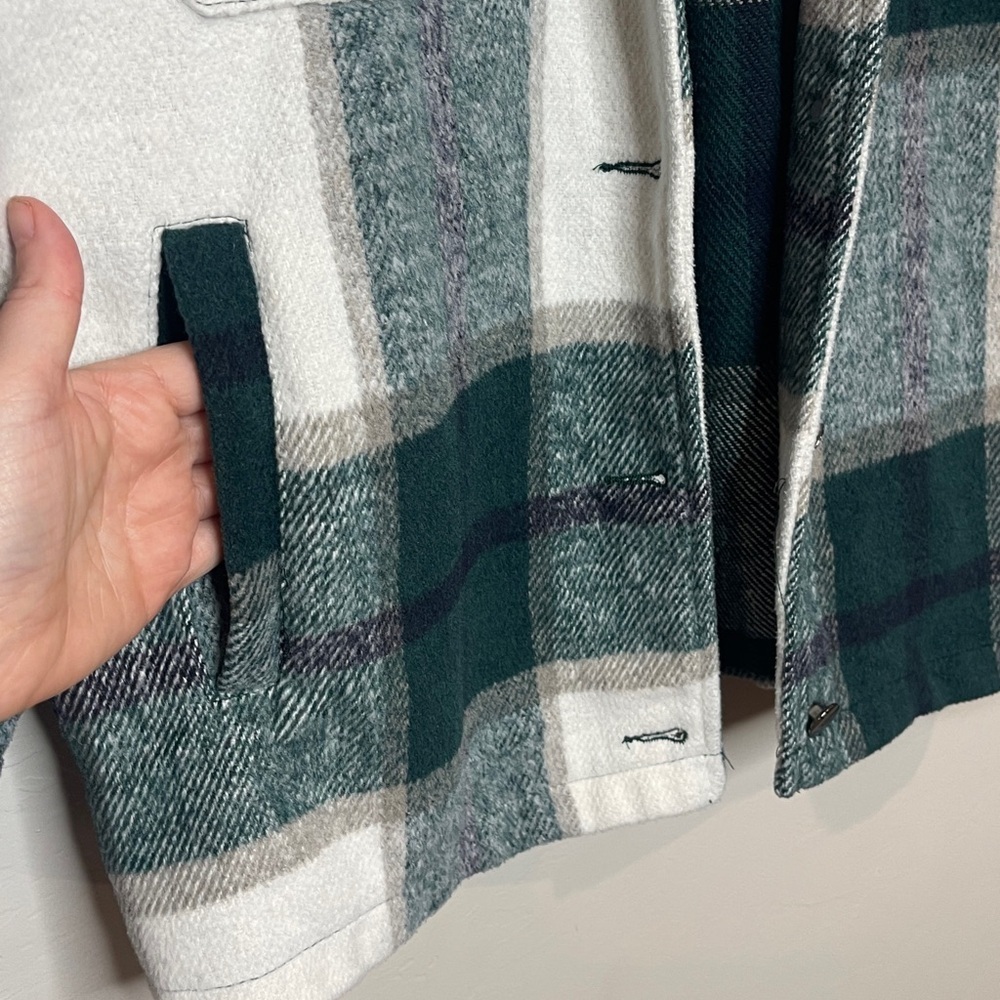 She + Sky‎ Plaid Jacket - Picture 5 of 9